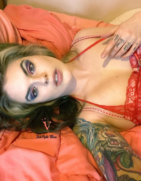 vickipsythemoore beautiful model photos