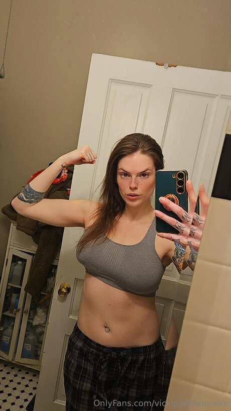 vickipsythemoore model free pictures