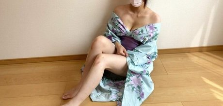 kobayome glovesreview hot actress img