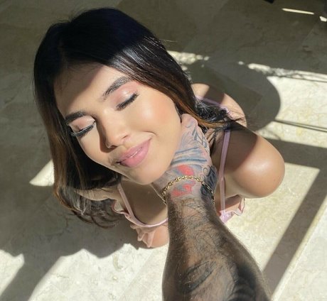 Michelleerabbit star top picture