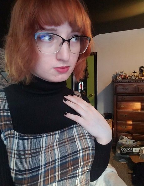 TooMuchTimeMyself star nudes photo