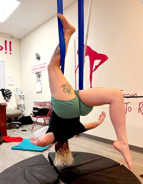 Skeletons twin beautiful star photos