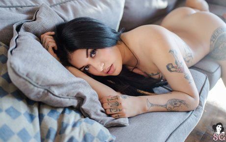 Erika Brasil hot actress archive