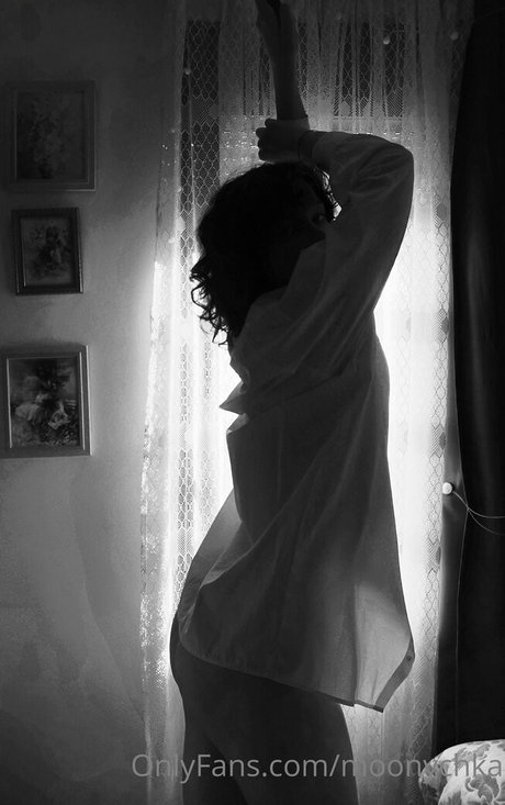 Moonychka top actress picture