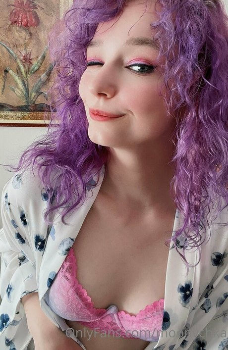 Moonychka top star gallery