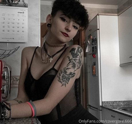 covergore 666 model top photos