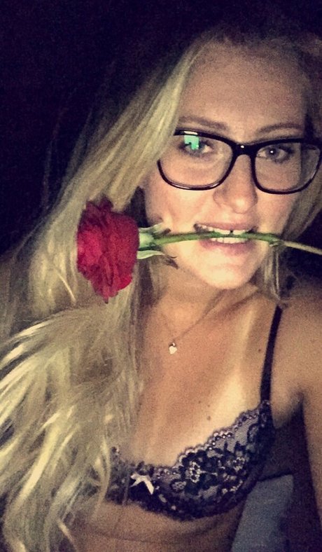 Kristina Mladenovic pornstar top photos