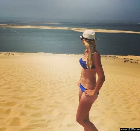 Kristina Mladenovic star sexy pic