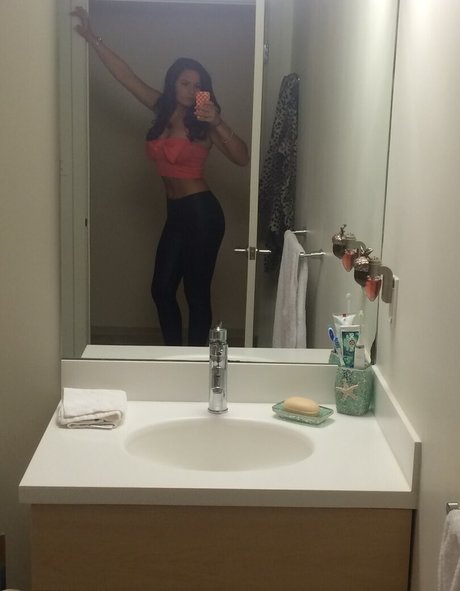 Shayna Foappiano art star image