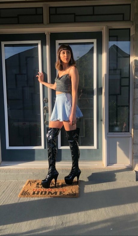 Jasdeep Johal hot model pictures