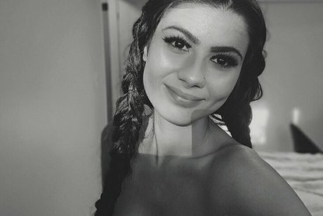 Rare Rose hd actress pic