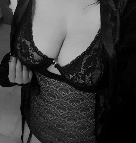 Tiffany Belle pornstar photos