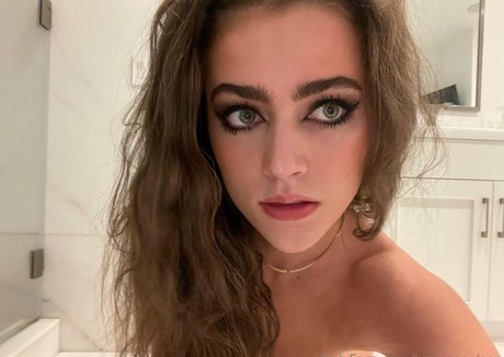 Brenna Nelson pretty model photo