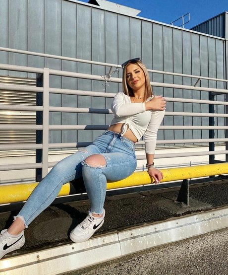 thick asian onlyfans hot naked images