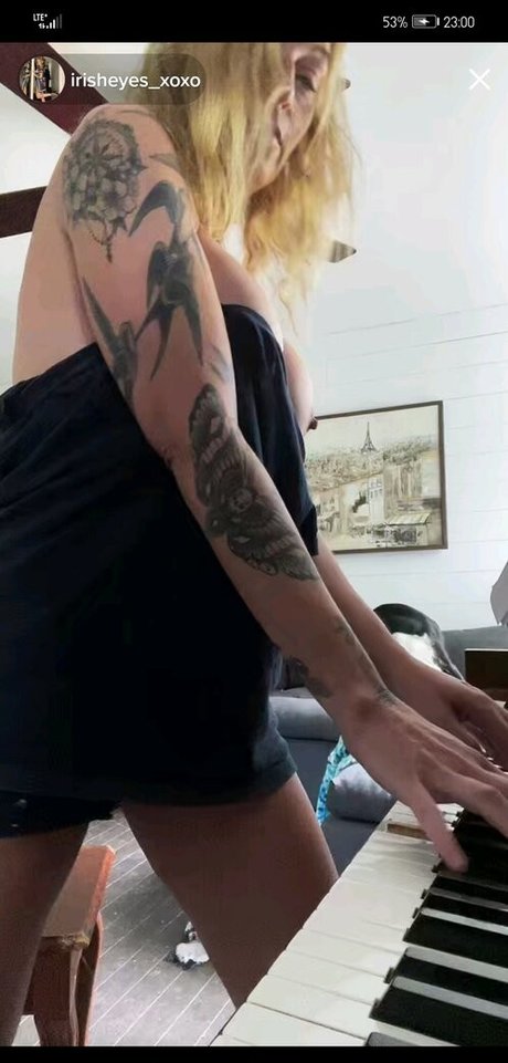 Irisheyes xoxo erotic star gallery