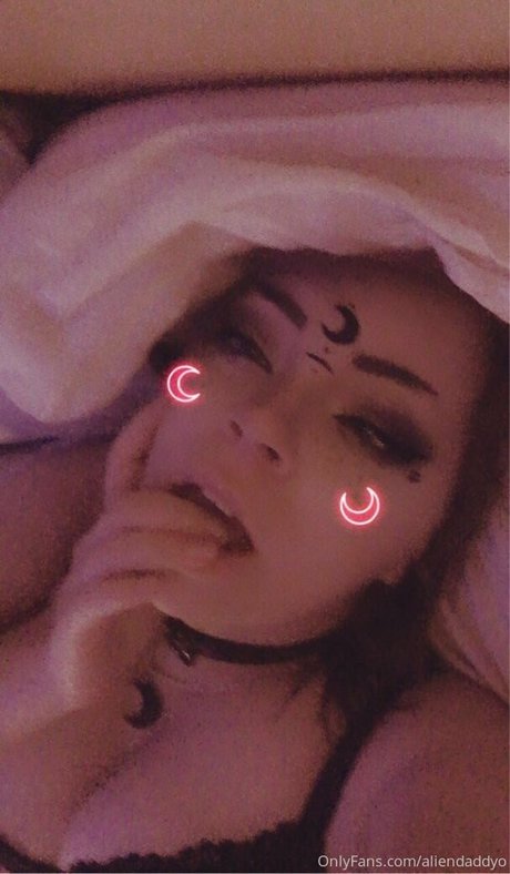 Aliendaddyo erotic actress photos