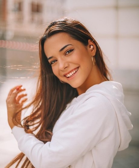 Angela Marmol beautiful model picture