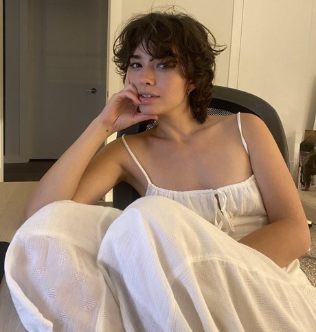 Mamakat model erotic pic