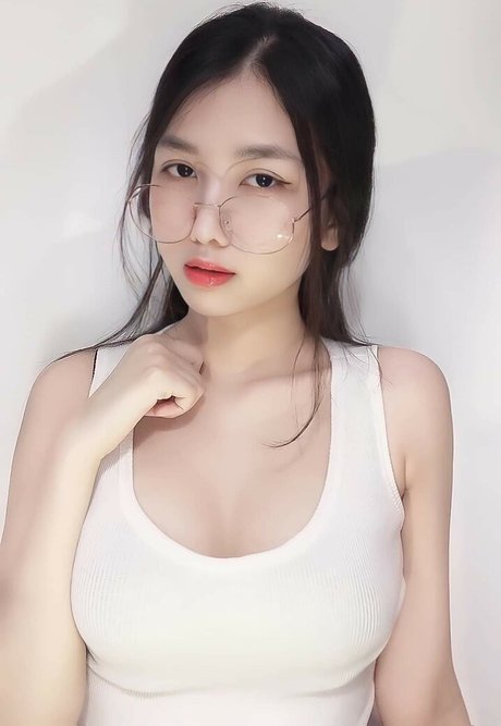 Kieutrinhminn nude star galleries