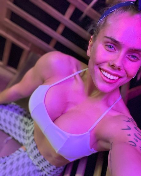 naked onlyfans pretty images