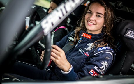 Catie Munnings pornstar sexy img