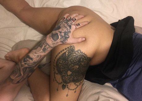 strawberry milk onlyfans pornographic images