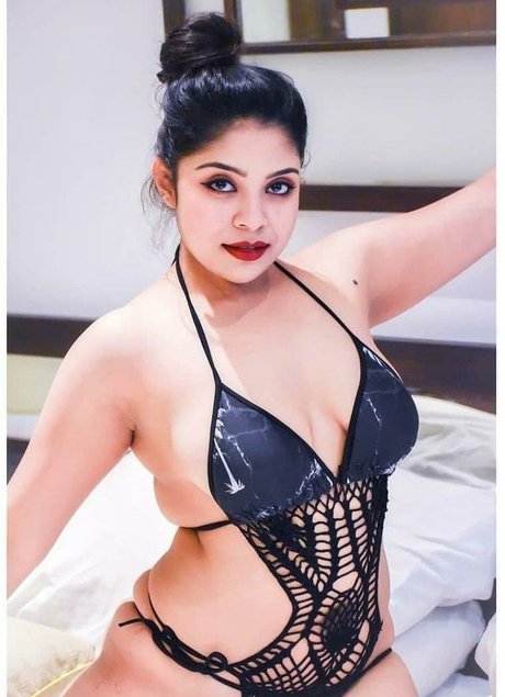 Yajnaseni star exclusive picture