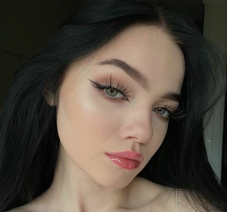 Stussy Montana pretty pornstar photos