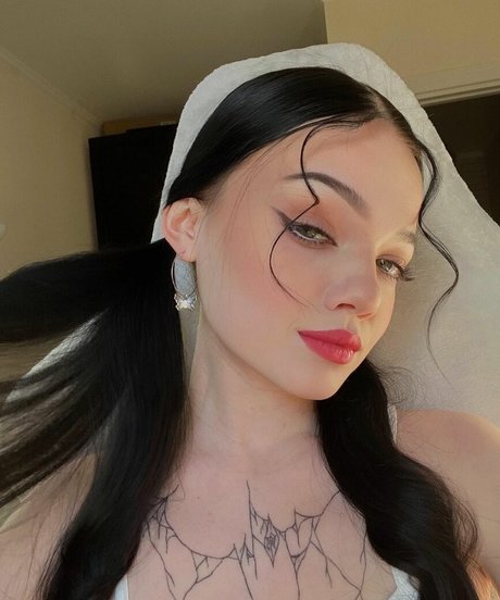 Stussy Montana beautiful star photo