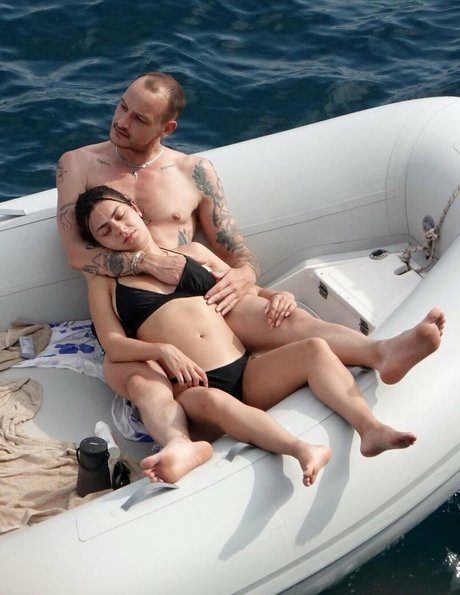 Charlie XCX pretty actress picture