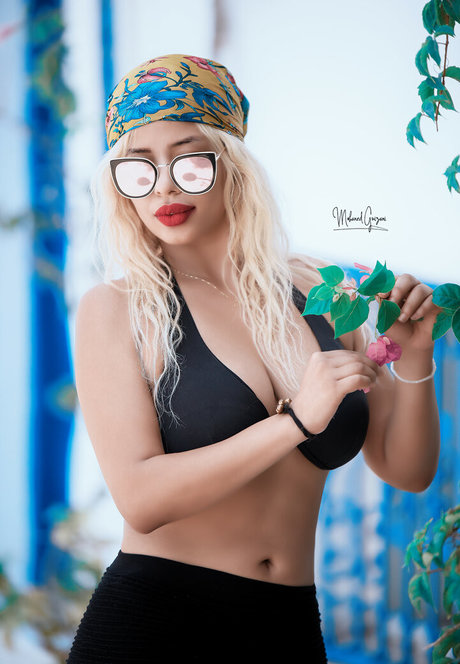 Ahlem pretty actress photo