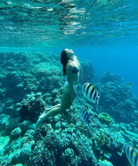 Jodie Anna Burrage perfect model photo