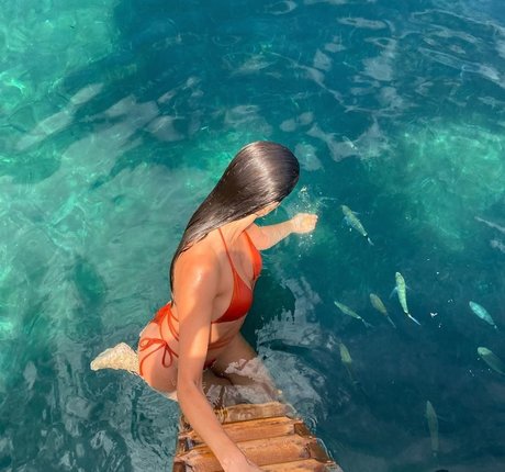 Alice Llenas porn model archive