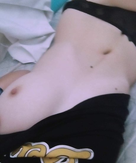 Fre4 zy adult model pictures