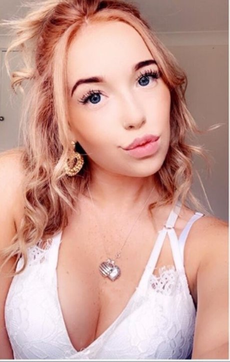 Karina Williamson pornographic actress photo