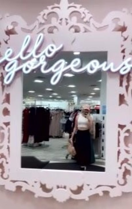 Vanessa9in nude model gallery