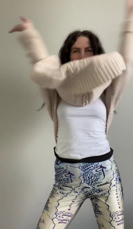 Olivia Evenstar high quality star pictures