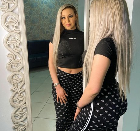 Islem Souilem sexy pornstar picture