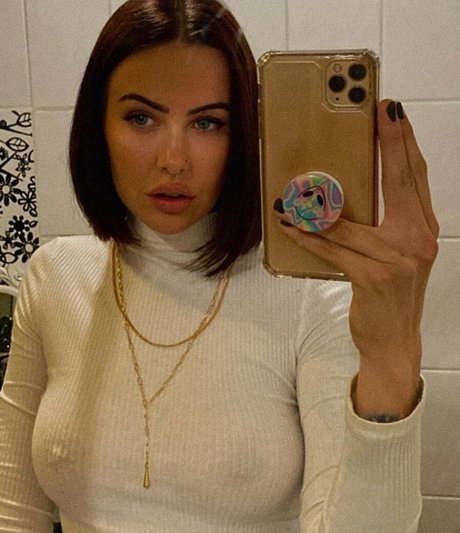 xlilysaffronx porn star photo