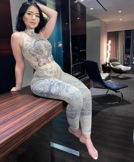 FeetByJo star pretty pictures