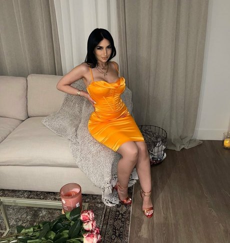 FeetByJo model sexy photos