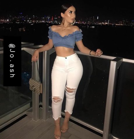 FeetByJo star sexy pictures