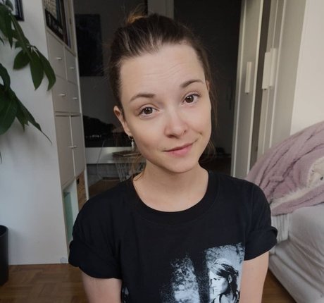 rainbowf0x pretty pornstar pic