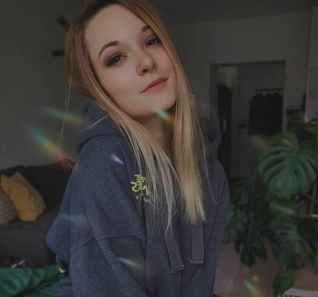 rainbowf0x model nude archive