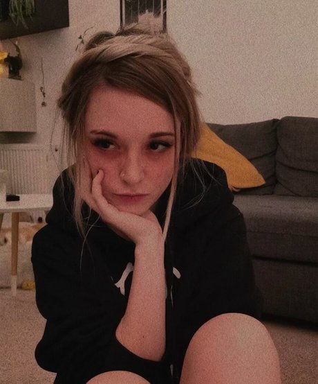 rainbowf0x model nice photo