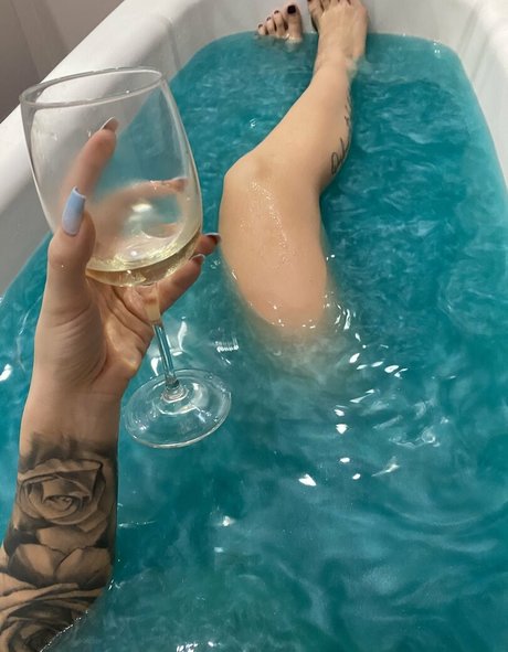 latina feet onlyfans sexy images