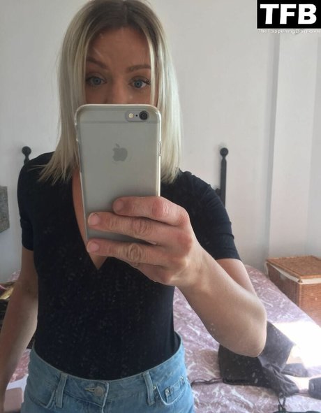 Claire Hutchings art model gallery