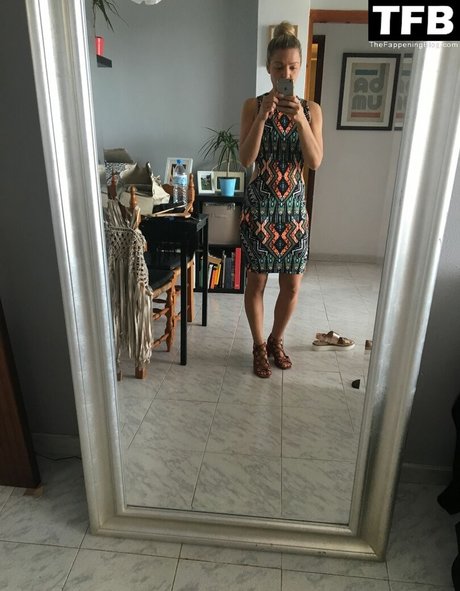 Claire Hutchings star hd pic