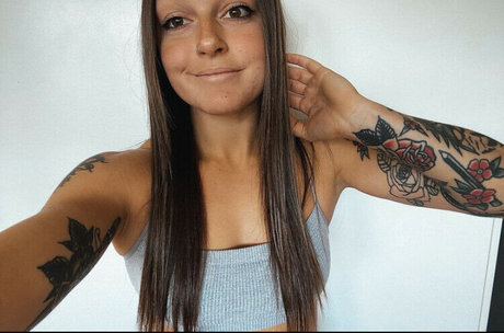 Teeteee16 erotic pornstar pic