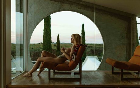 Marilyn Milk nudes model picture